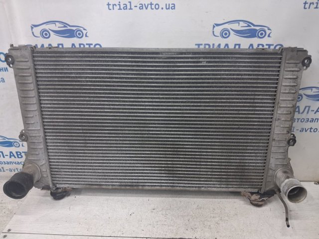 Охолоджувач наддувочного повітря Toyota RAV4 4