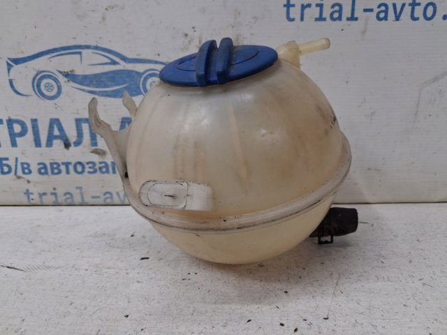 Бачок системи охолодження, розширювальний 1K0121407A VAG