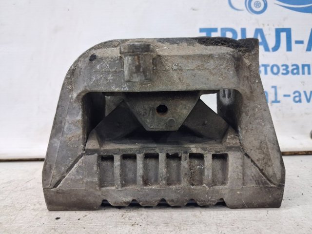 Права подушка мотора 1K0199262 VAG