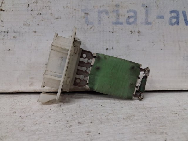 Регулятор оборотів пічки Фольксваген Гольф VI