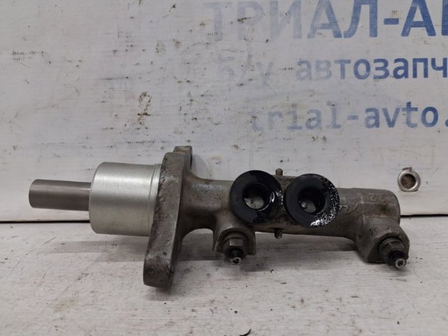 Циліндр головний гальма (Гідротормоз) 1K1614019K VAG