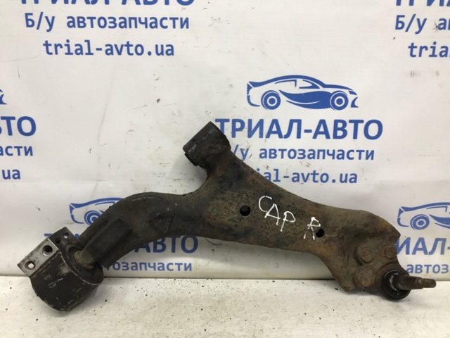 Правий важіль передній нижній підвіски 20946157 GM
