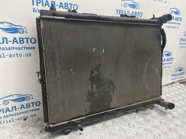 Радіатор охолодження двигуна 214603JA0E NISSAN