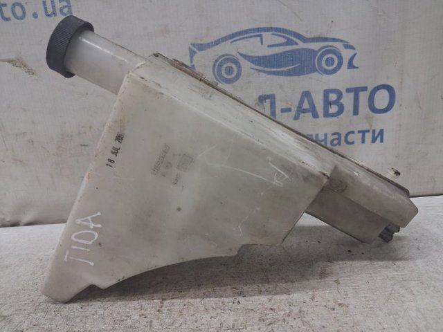 Водяний бачок системи охолодження 21710ED000 NISSAN