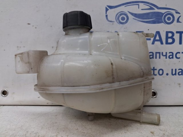 Бачок для води Нісан Кашкай II