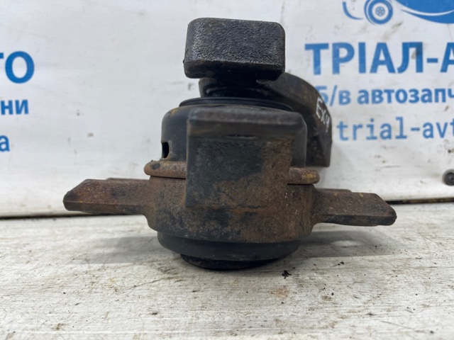 Права опора двигуна 218102P100 HYUNDAI