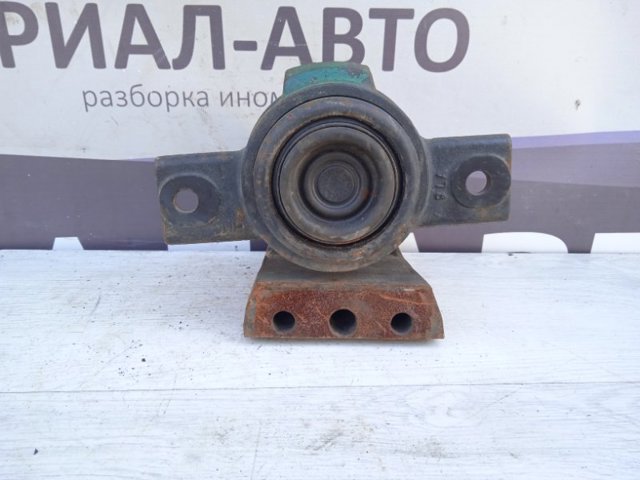 Права опора двигуна 218112B000 HYUNDAI