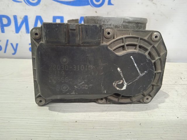 Дросільна заслінка в зборі 2203031010 TOYOTA