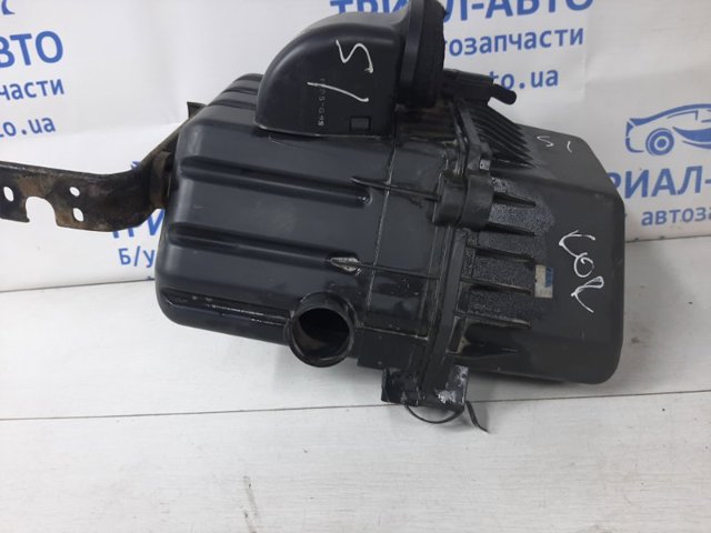 Корпус повітряного фільтра 2311034102 SSANG YONG