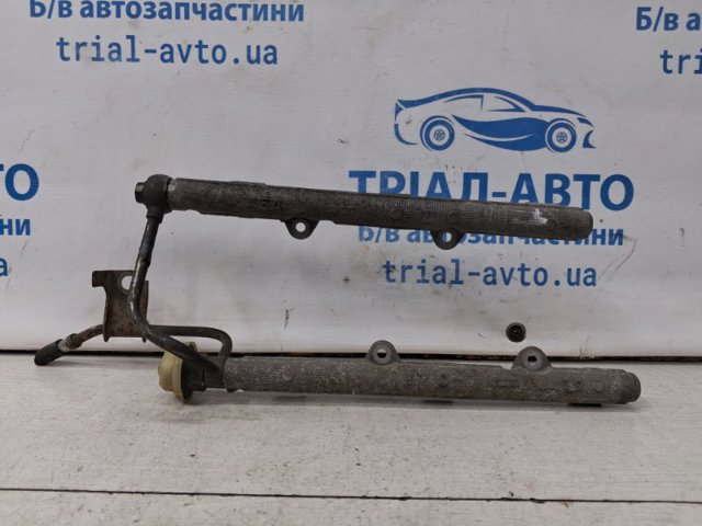Розподільник палива (рампа), правий 2381420020 TOYOTA