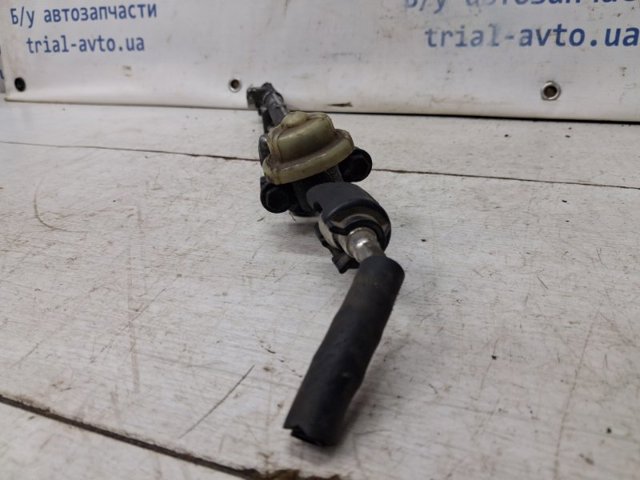 Розподільник палива 2381428031 TOYOTA