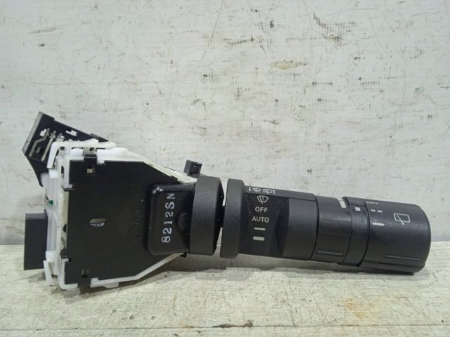Перемикач підрульовий, правий 25260JD00A NISSAN
