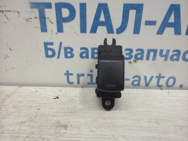 Кнопка підйомника задніх стекол 25411BR00A NISSAN