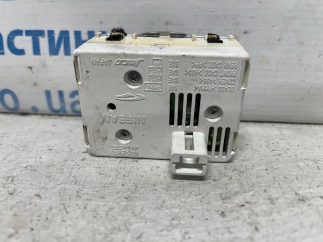 Годинники в салон, на панелі 25810CG000 NISSAN