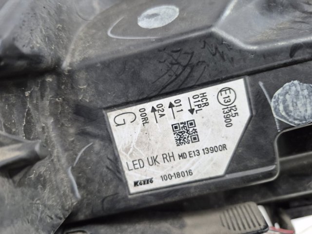 Фара правая 260104EA0A NISSAN