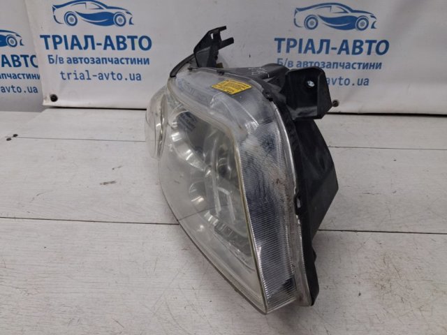 Фара передня права 26010CG01A NISSAN