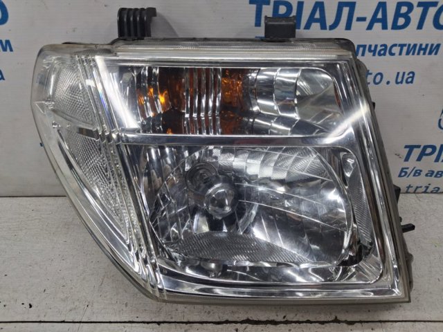 Фара передня права 26010EB30D NISSAN