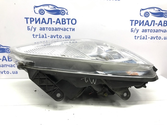 Фара передня права 26010JD01A NISSAN