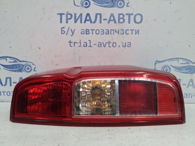 Задні ліхтарі 26550EB38B NISSAN