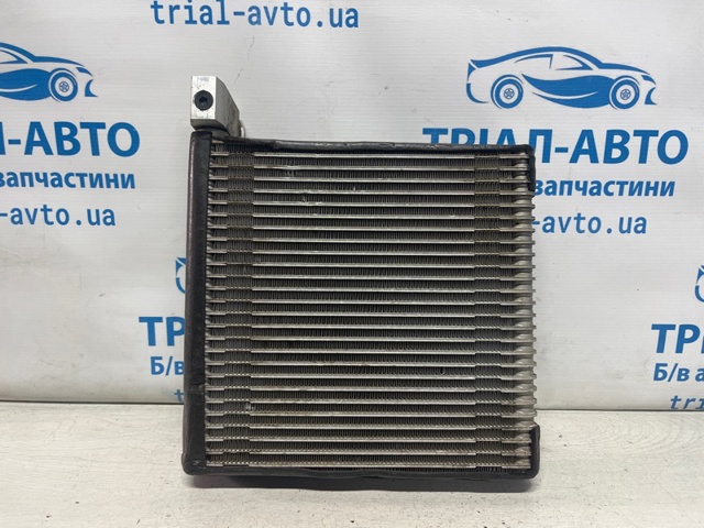 Охолоджувач повітря 27280AM600 NISSAN
