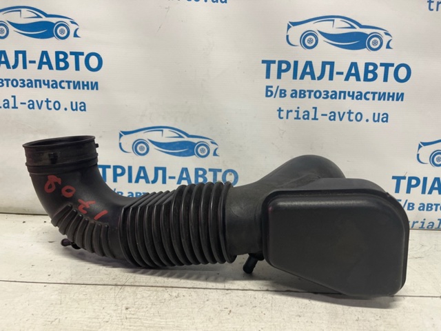 Патрубок повітряний, вихід повітряного фільтра 281303Q160 HYUNDAI