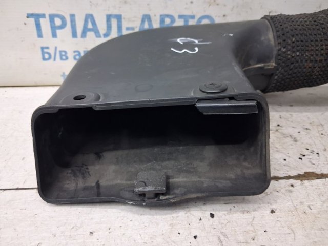 Патрубок повітряний, вхід повітряного фільтра 282102E000 HYUNDAI