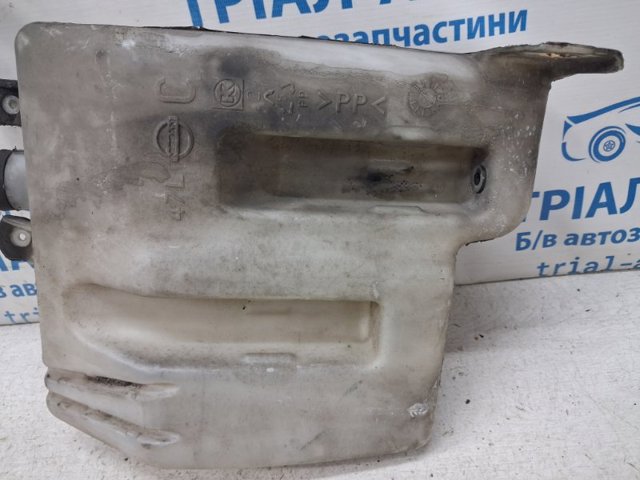 Бачок омивача лобового скла 289109U000 NISSAN