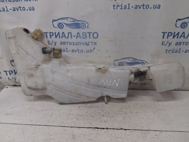 Бачок омивача скла Nissan Navara NP300 3