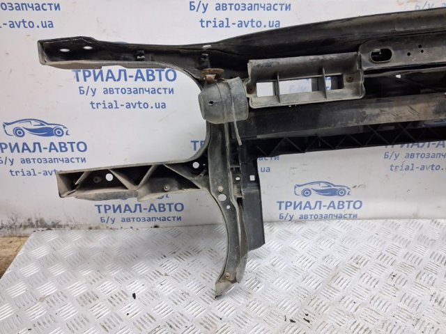 Кронштейн кріплення радіатора 2K0805588B VAG