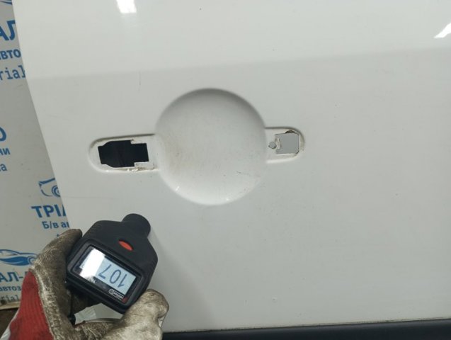 Пасажирські передні двері 2K0831056B VAG