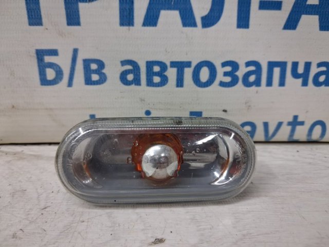 Повторювач повороту в крило 2K0949117B VAG