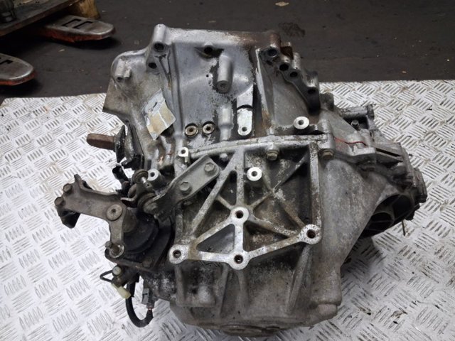 Коробка швидкостей механіка 303002D151 TOYOTA