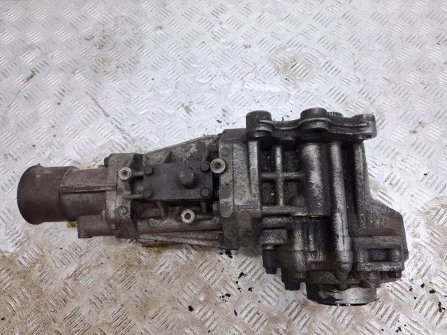 Роздавальна коробка 3200A067 MITSUBISHI