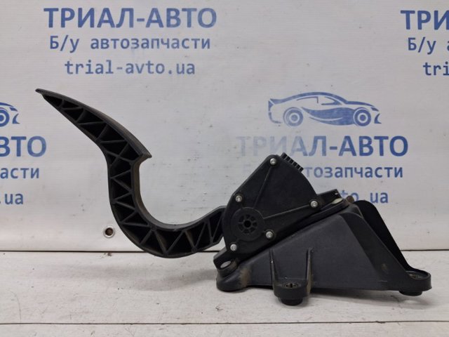 Підаль газу 327003K300 HYUNDAI