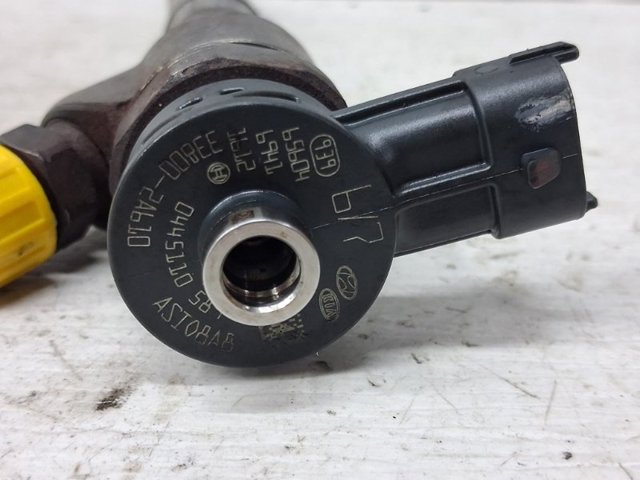 Форсунка інжектора 338002A610 HYUNDAI