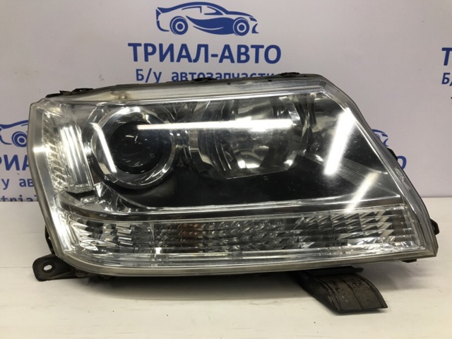 Фара передня права 3512065J41 SUZUKI