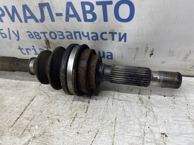 Піввісь задня, права 3715A208 MITSUBISHI