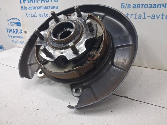 Кулак поворотний лівий 3770A015 MITSUBISHI