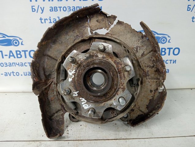 Цапфа поворотна права 3770A016 MITSUBISHI