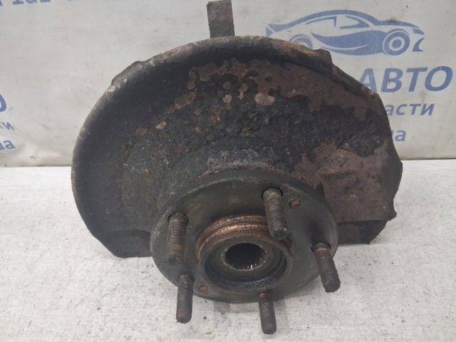 Кулак поворотний передній лівий 3870A011 MITSUBISHI