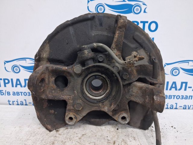Цапфа поворотна права 3870A022 MITSUBISHI