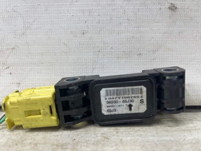 Датчик AIRBAG передній 3893065J30 SUZUKI