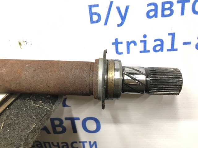 Піввісь передня, права 391003112R RENAULT