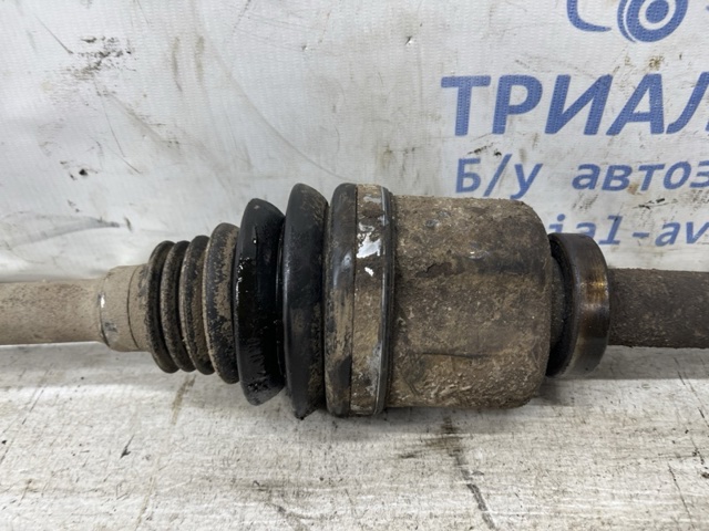 Привід передній правий 391005928R RENAULT