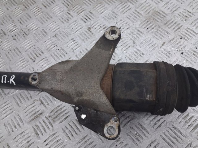 Привід передній правий 39100JD72B NISSAN