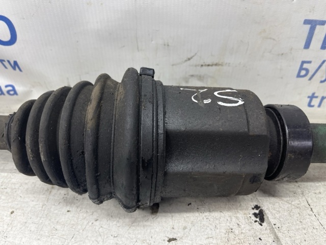 Привід правий 39100JG04C NISSAN