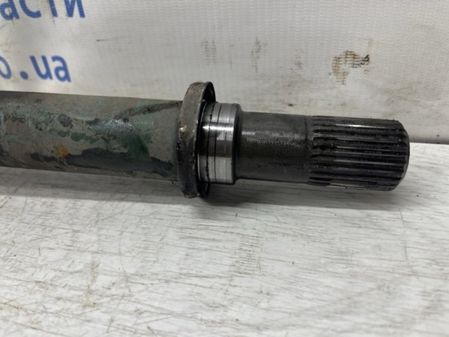 Привід правий 39100JG04C NISSAN
