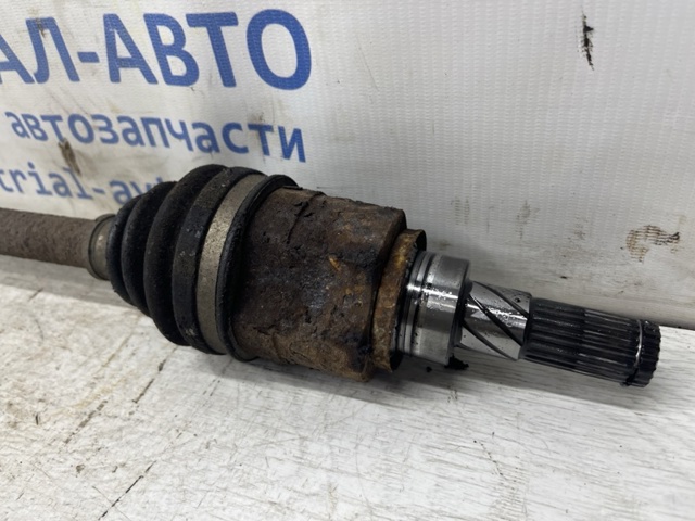 Напіввісь задня 39600JD60A NISSAN