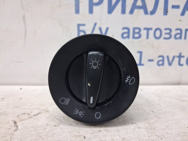 Перемикач світла фар, на "торпедо" 3B0941531B VAG