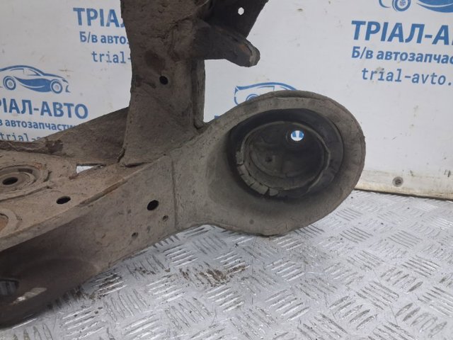 Балка передньої підвіски, підрамник 4000A210 MITSUBISHI